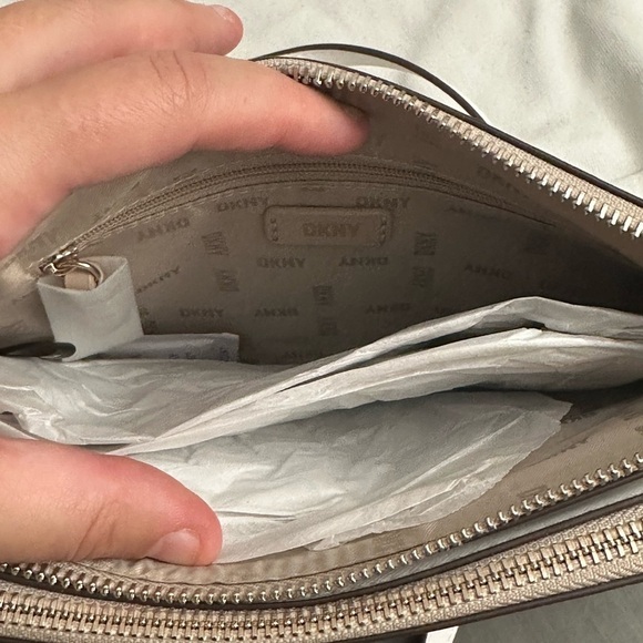 DKNY Crossbody NWT - Picture 6 of 9